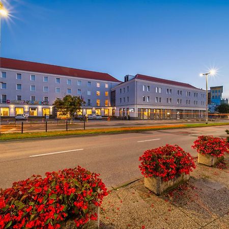 Hotel Gromada Arka Lux Кошалін Екстер'єр фото