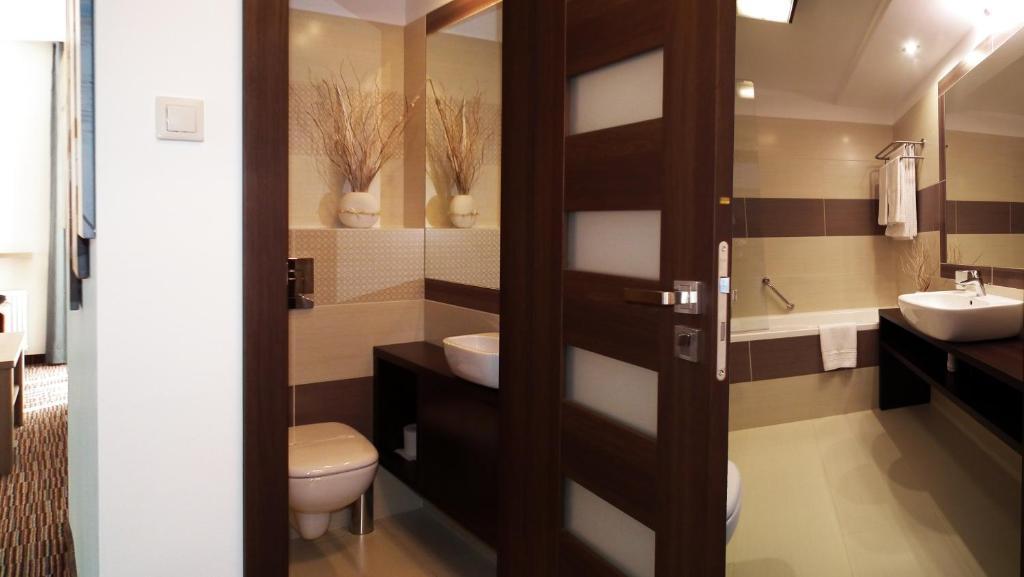 Hotel Gromada Arka Lux Кошалін Номер фото